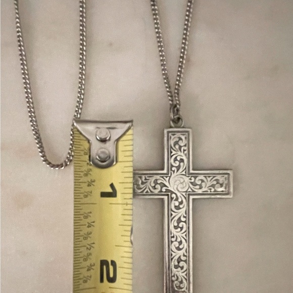 Celtic sterling silver cross with 12” silver chain - Picture 2 of 6